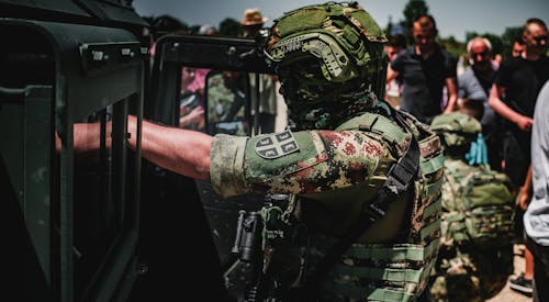 Foto profissional grátis de armas, capacete, engrenagem