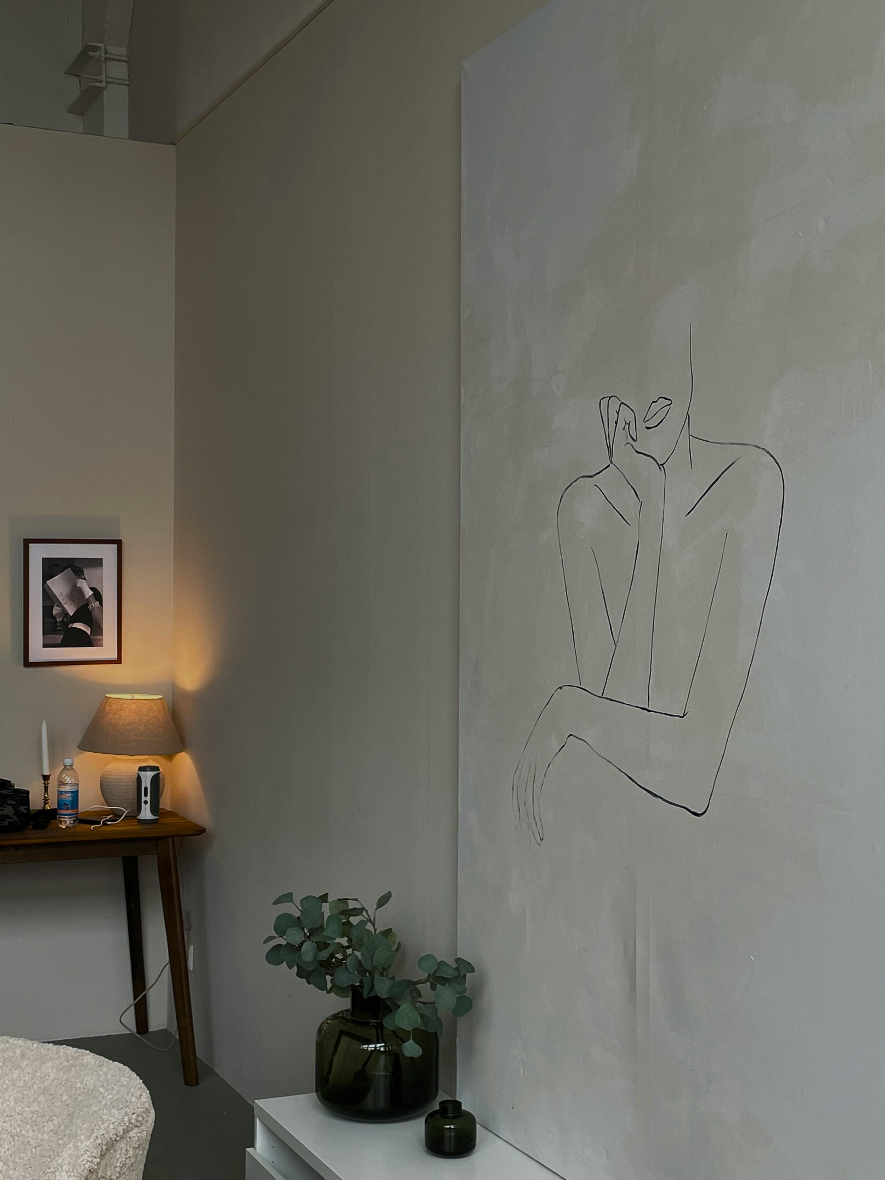 Painting in Room · Free Stock Photo