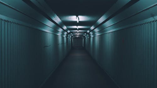 Couloir Vide Avec Lumières Allumées