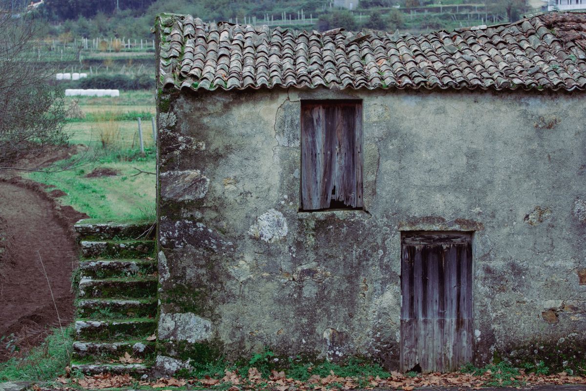 Vaciar una masía para convertirla en agroturismo en la Costa Brava interior