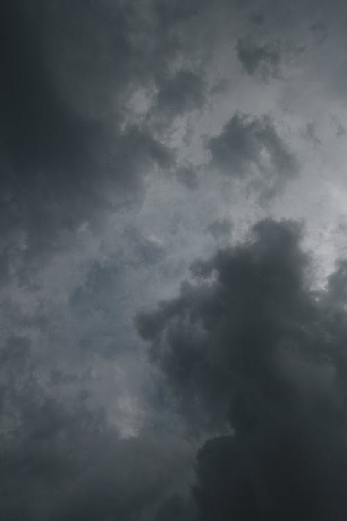無料 cloudscape, ダーク, 垂直ショットの無料の写真素材 写真素材