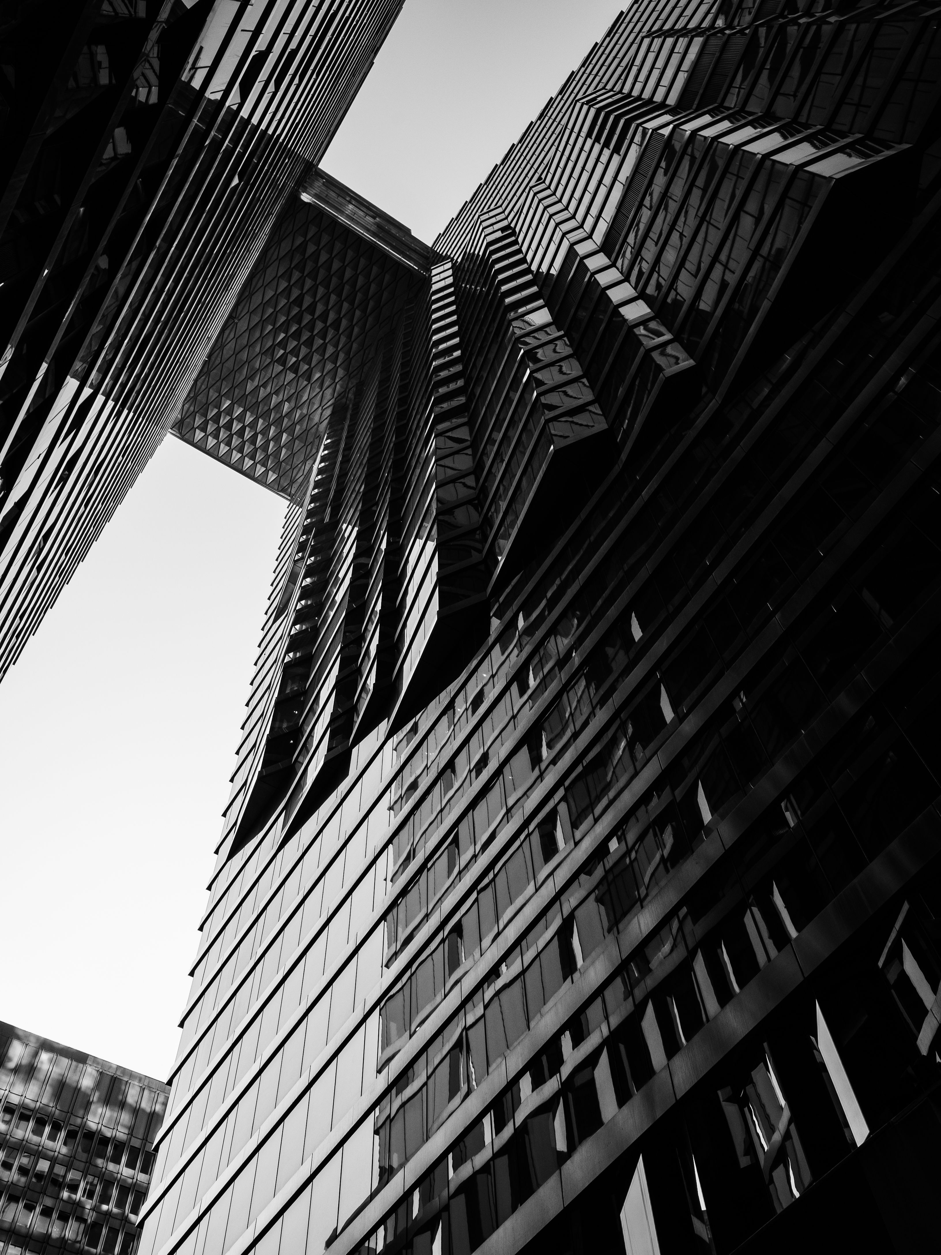 Modern Skyscraper in Black and White · Free Stock Photo