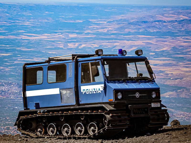 Montagne : L'Exploit et le Selfie Peuvent-ils Être Mortels ?