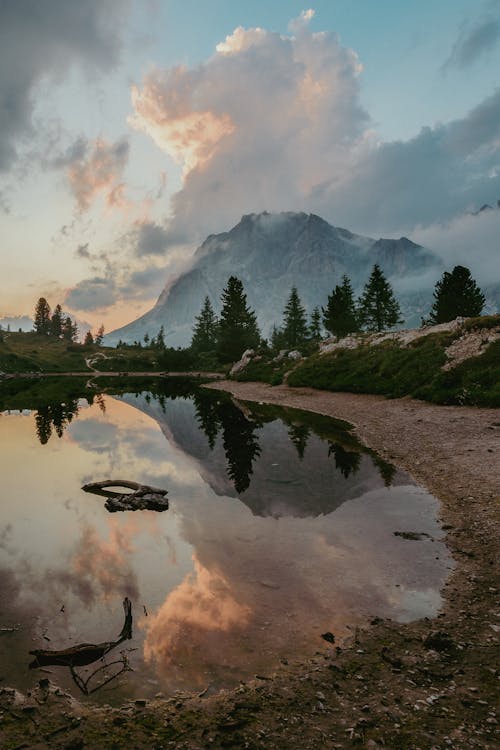 Fotobanka s bezplatnými fotkami na tému dedinský, hory, jazero