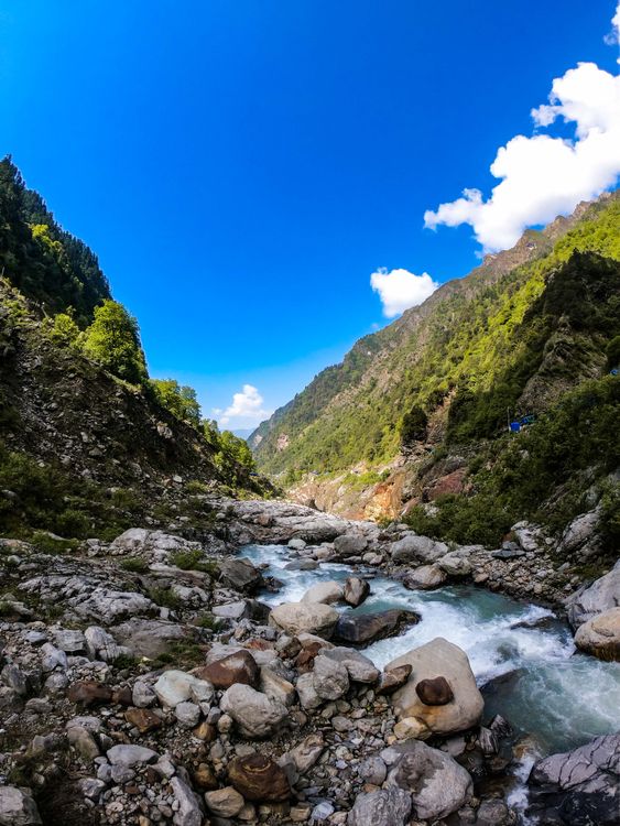 Rocky River Under the Blue Sky · Free Stock Photo