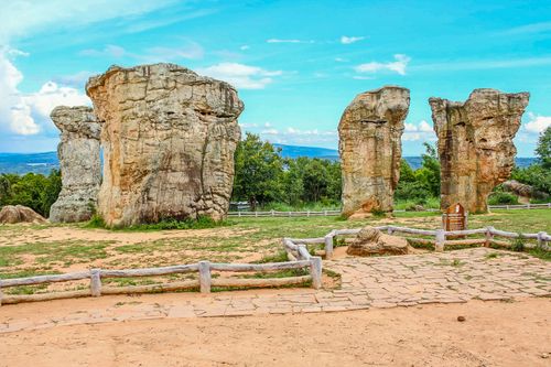 Free Explore towering rock formations in a vibrant outdoor landscape, ideal for nature tourism. Stock Photo