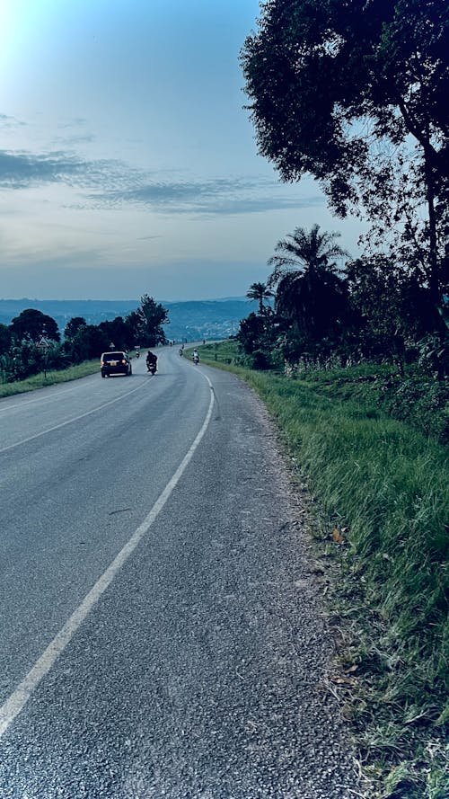 Road to Lake Victoria 