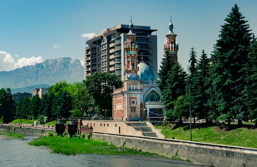 Mechet' Mukhtarova on Riverside 