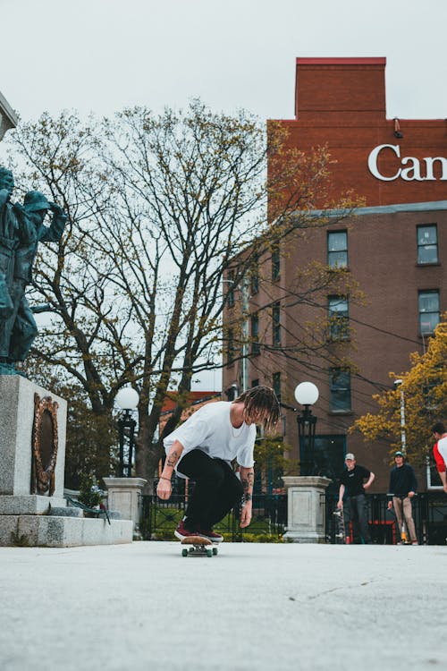 Man Doing a Skateboard Tricks