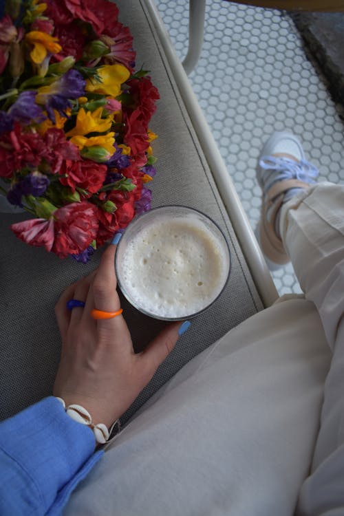 Kostnadsfri bild av blommor, cappuccino, dryck