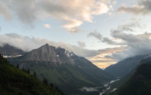 Foto profissional grátis de cadeia de montanhas, cênico, montanhas