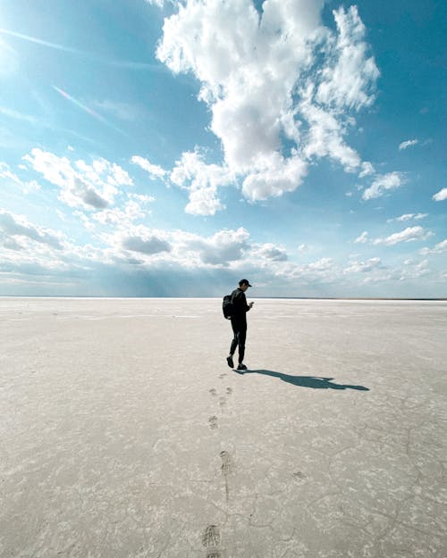 Fotobanka s bezplatnými fotkami na tému chôdza, dobrodružstvo, horizont