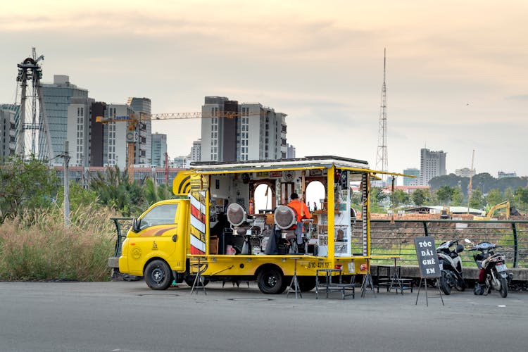 Photo Of A Mobile Barber Truck