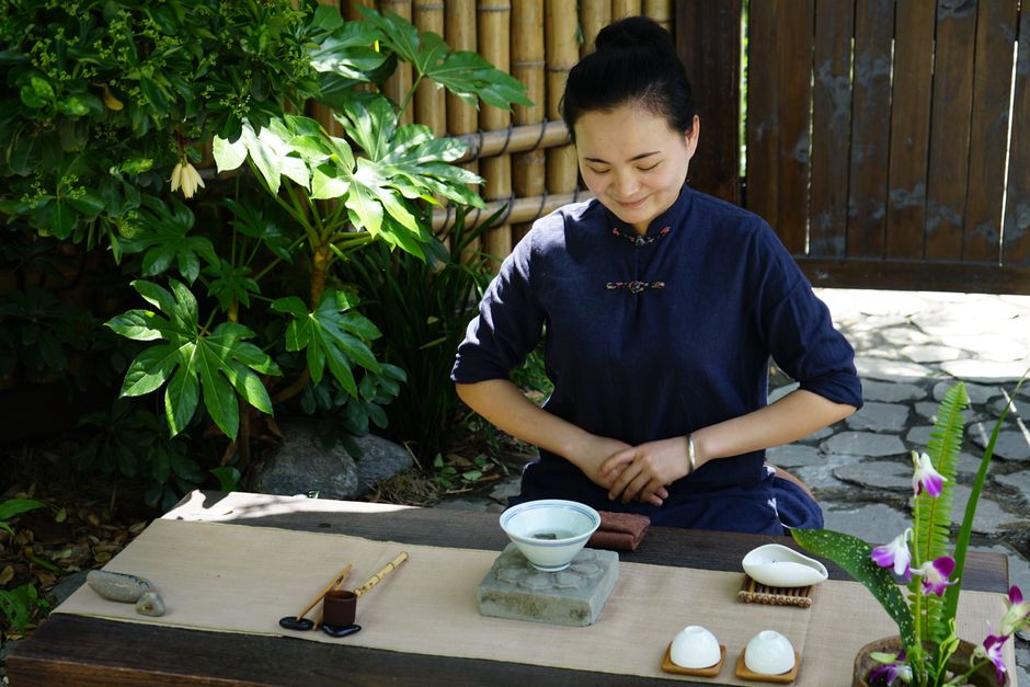Traditional Chinese tea ceremony demonstrating local customs and hospitality in China.