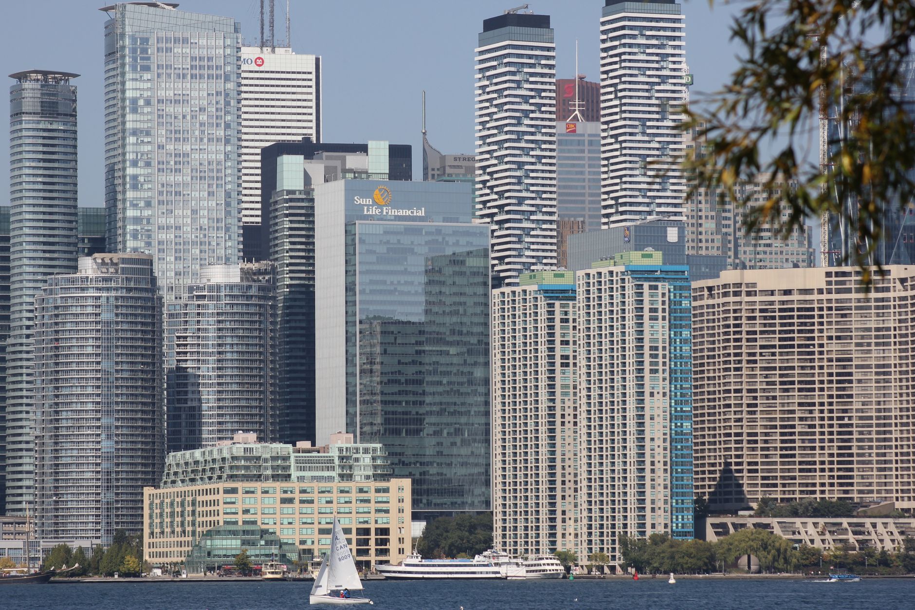 Canada Seeks $1tn from Investors Amid US Hostility