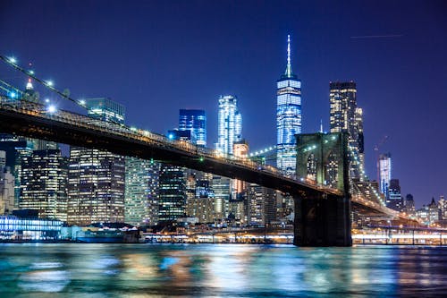 Kostenlos Fotografie Der Brücke Während Der Nacht Stock-Foto
