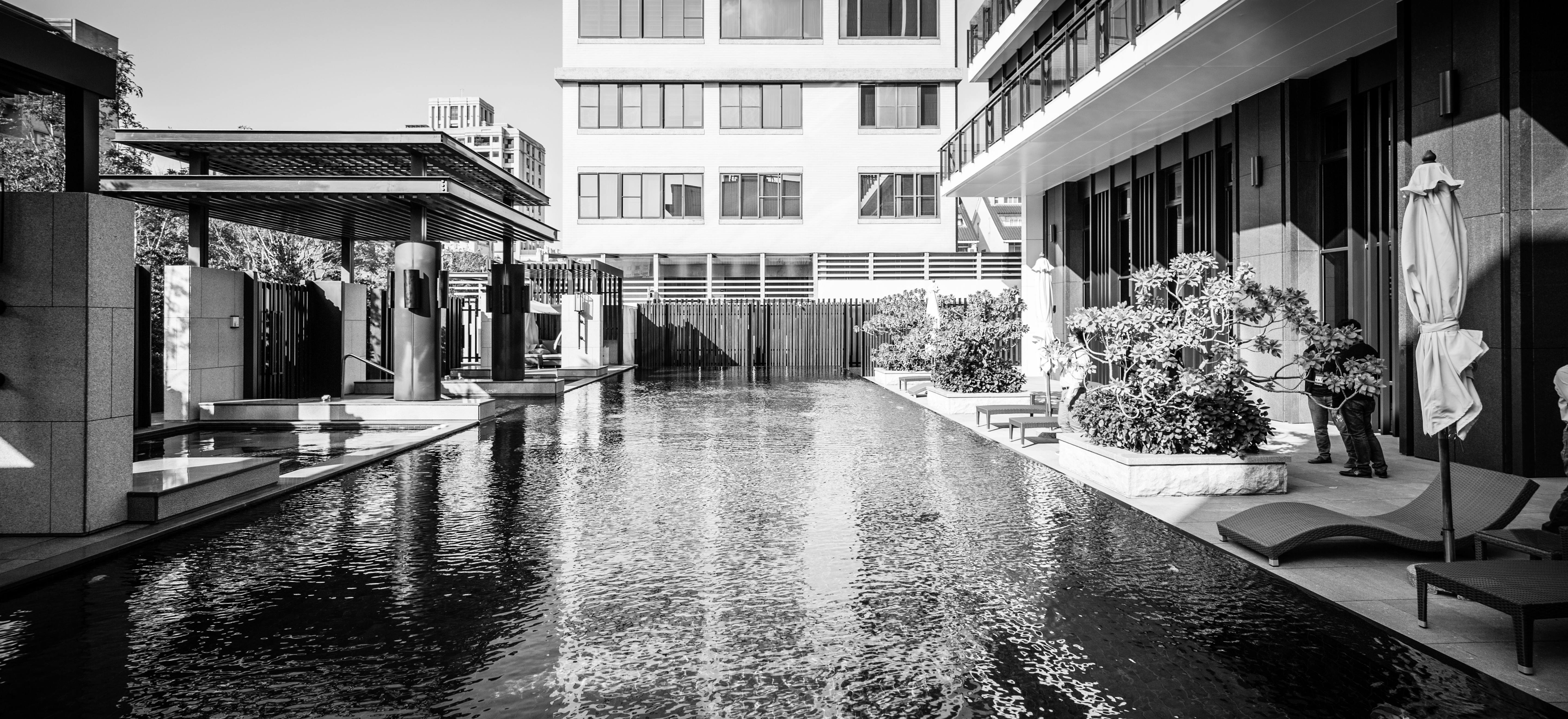 Four Seasons Hotel Chicago pool with neat design - best indoor pools chicago