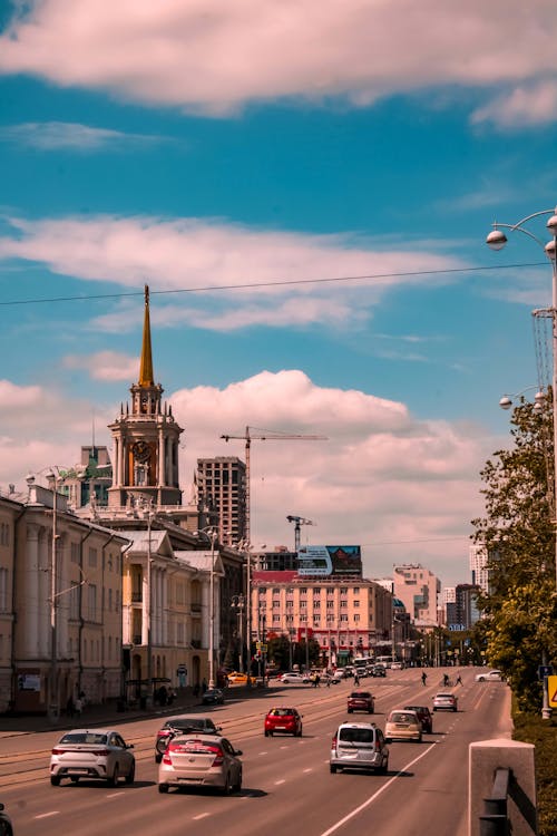 Foto profissional grátis de automóveis, avenida nevsky, céu azul