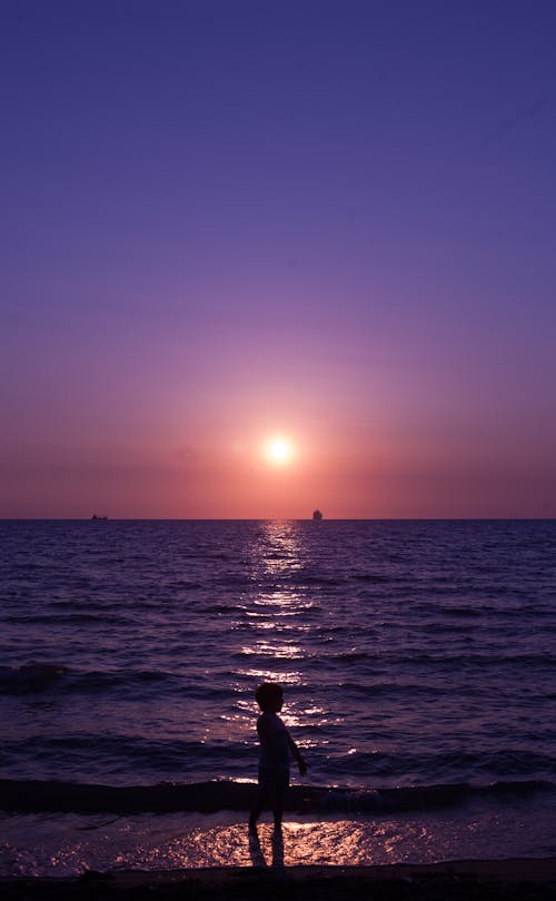 Gratis stockfoto met gouden zonsondergang, mooie zonsondergang, strand zonsondergang