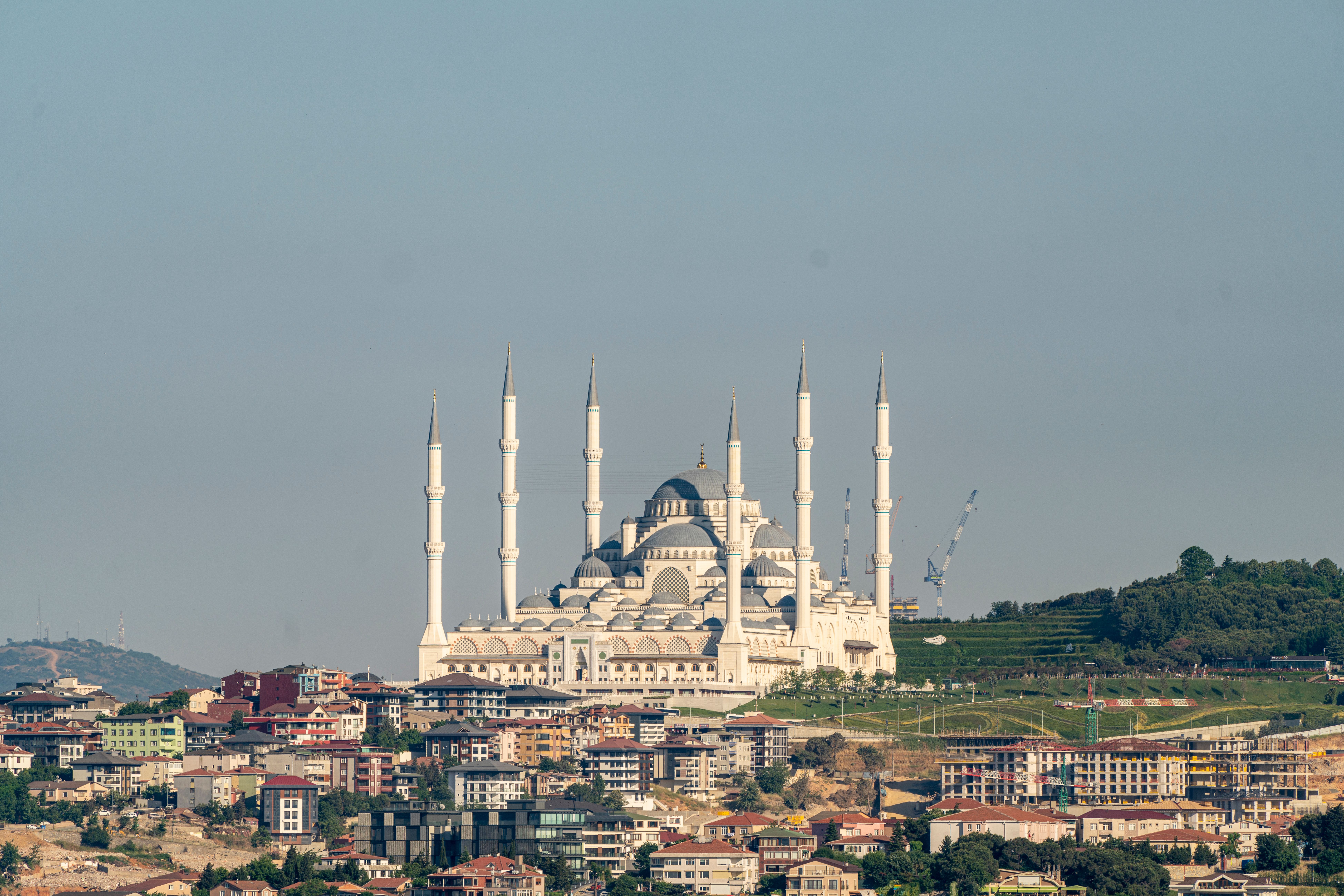 A stunning view of Çamlıca Mosque with its impressive minarets in Istanbul's skyline.