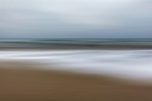 Free Abstract seascape with blurred waves for a serene and artistic effect. Stock Photo