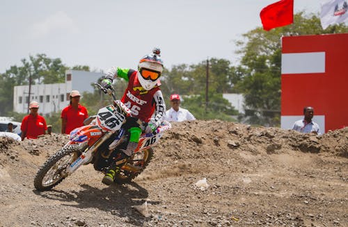 Photos gratuites de action, course automobile, dirt bike