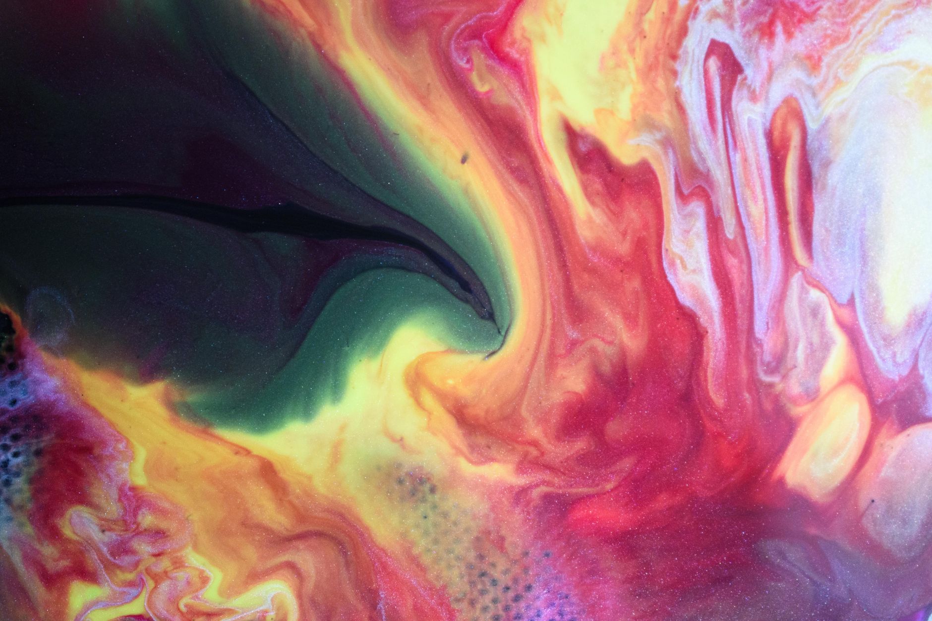 Dynamic fluid art featuring vibrant swirls of red, orange, and green colors. — free online jigsaw puzzle on JigsawPuzzlesFreeOnline.org