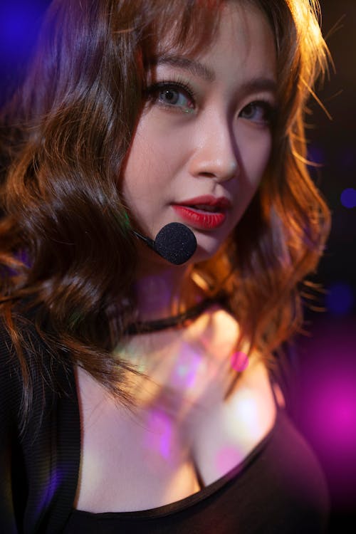 Ingyenes stockfotó álló kép, ázsiai nő, énekes témában