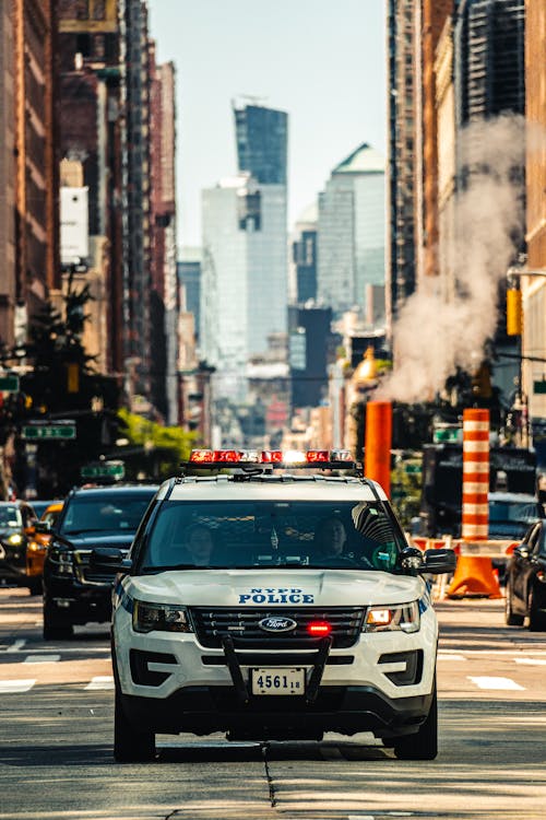патрульная машина полиции нью йорка на манхэттене