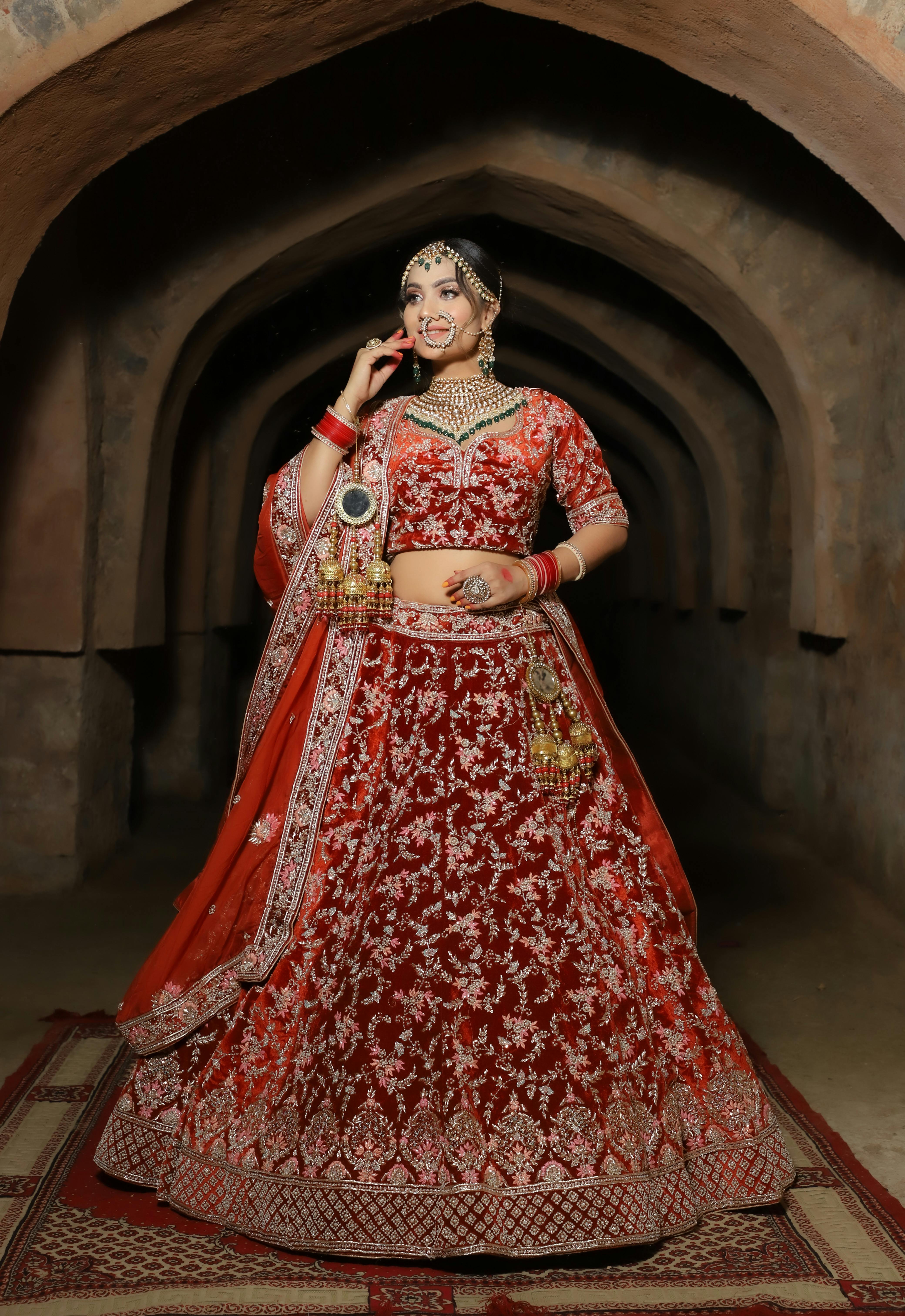 Best Jewellery Options to Match with your Red Bridal Lehenga - YouTube