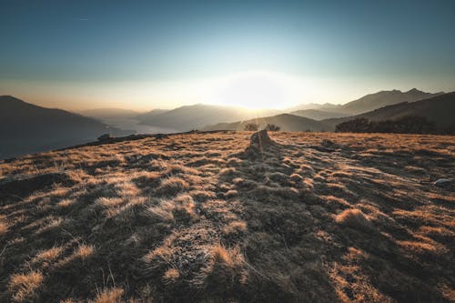 Foto profissional grátis de alvorecer, cair da noite, montanhas