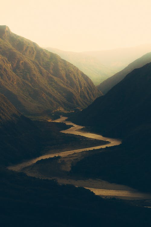Darmowe zdjęcie z galerii z ciemny, dolina, góry