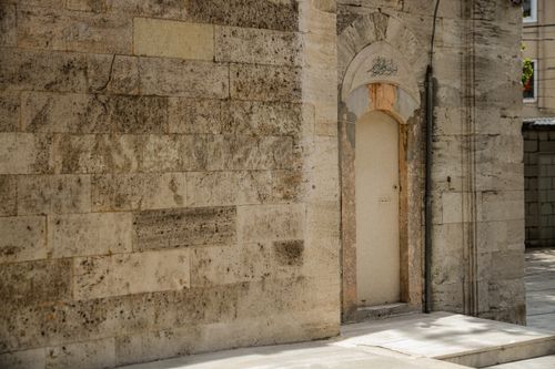 Free An ancient stone doorway in İstanbul showcasing traditional architecture. Stock Photo