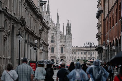 Immagine gratuita di camminando, centro città, edifici