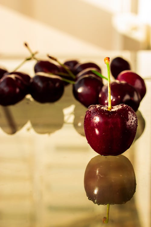 Free Close-Up Shot of Cherries Stock Photo