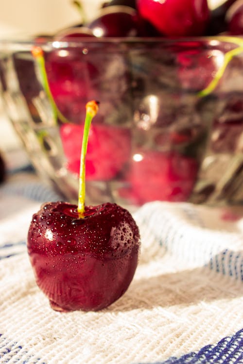 Free Close-Up Shot of Cherries Stock Photo