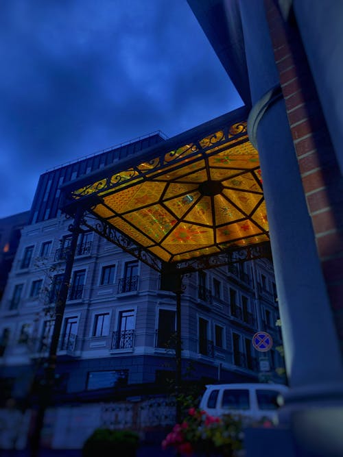 Immagine gratuita di azzurro, città di notte, luci lampeggianti