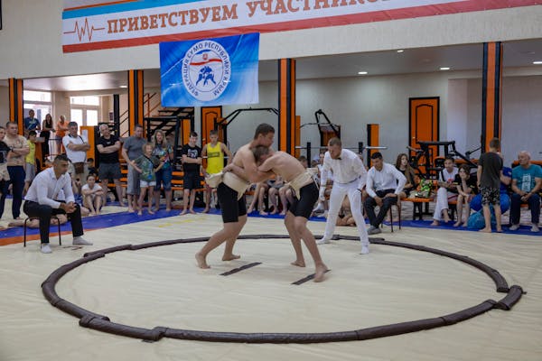 ¿Cuánto gana un luchador de sumo?