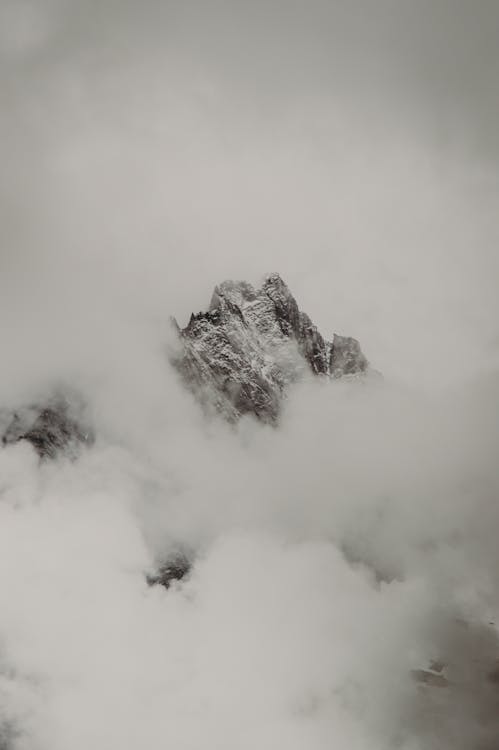 Foto profissional grátis de ao ar livre, coberto de neve, enevoado