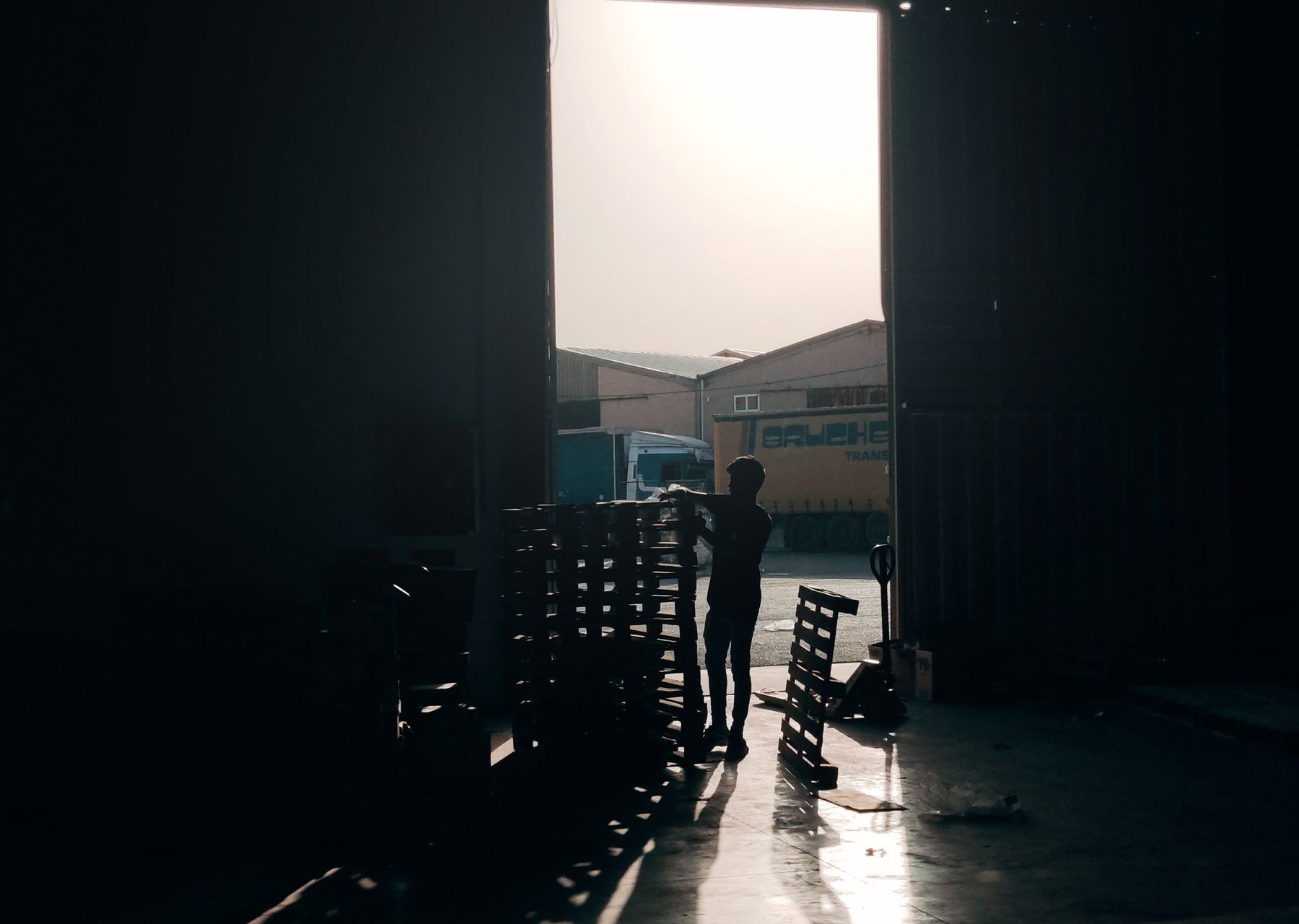 Removals and storage in Habrough — crew wrapping and loading on moving day