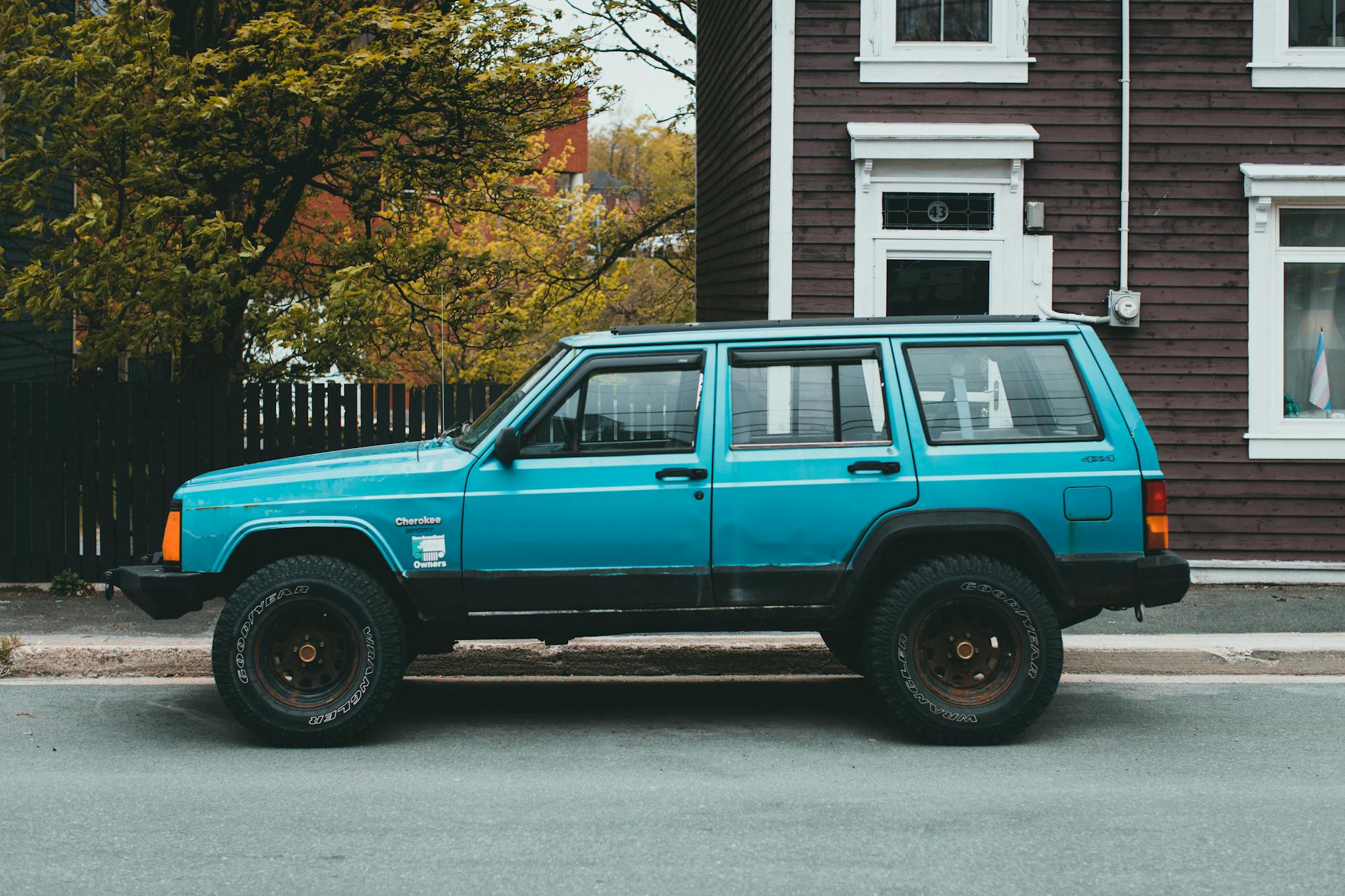 Blue Jeep Cherokee