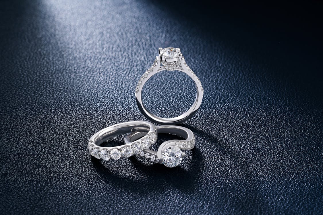 Close-Up Shot of Diamond Rings · Free Stock Photo