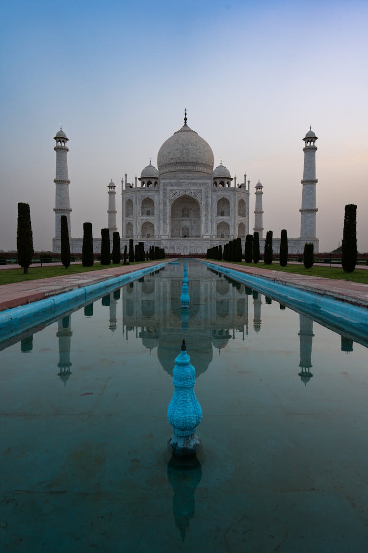 Famous Taj Mahal In India 