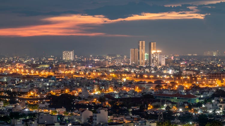 Ho Chi Minh City At Night - Sai Gon Ve Dem