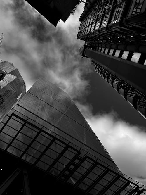 Foto profissional grátis de edifícios, escala de cinza, monocromático