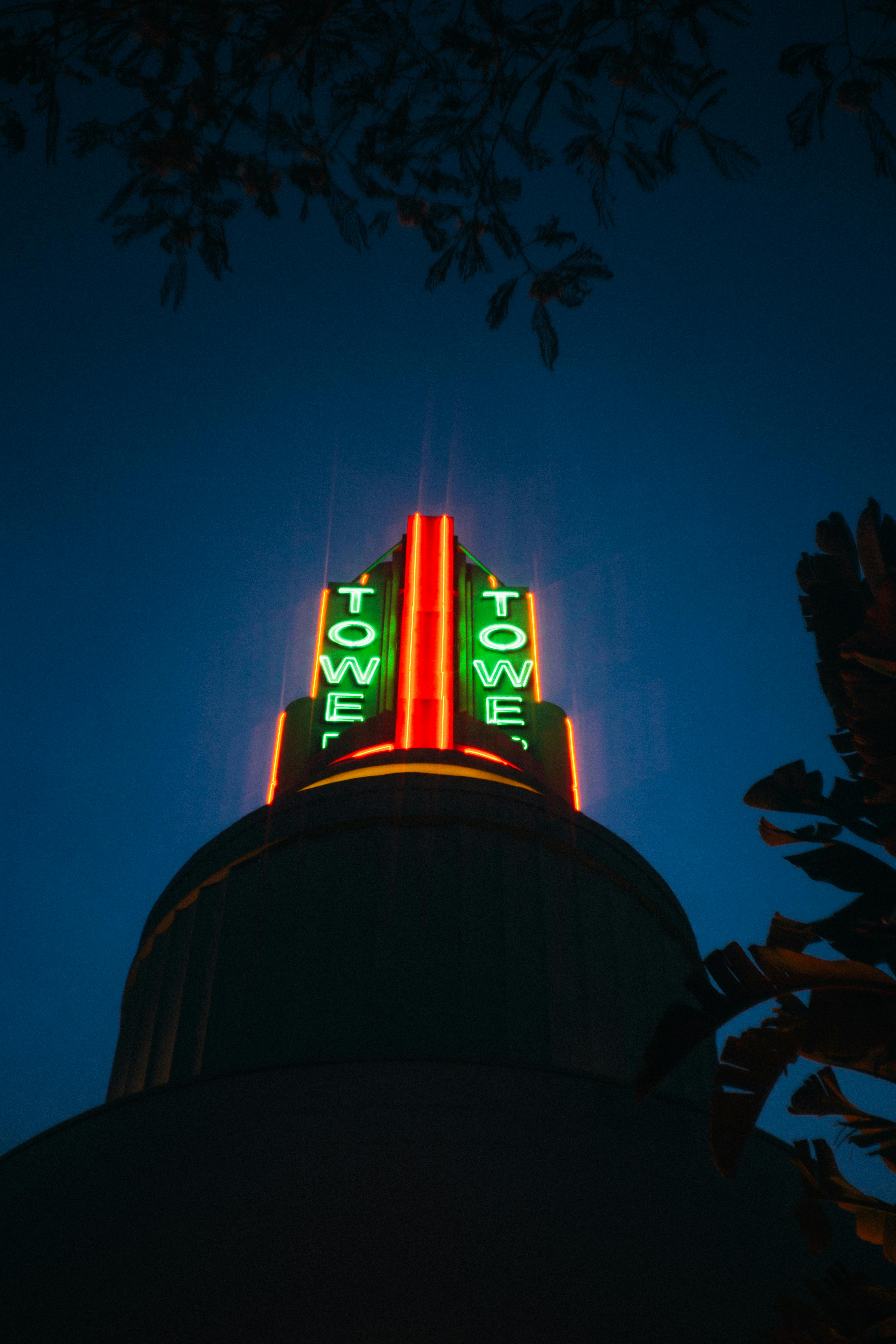 Which three zodiac signs are summer?