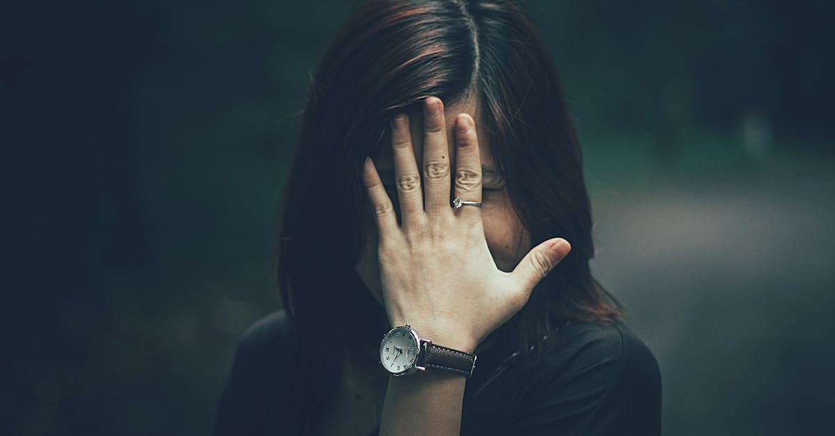 How to wear a watch for woman