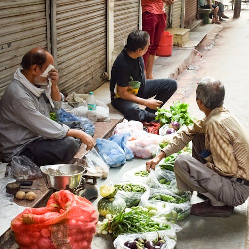 Foto d'estoc gratuïta de carrer, comercialitzar, homes