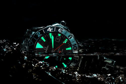 Free A Wristwatch in the Water Stock Photo