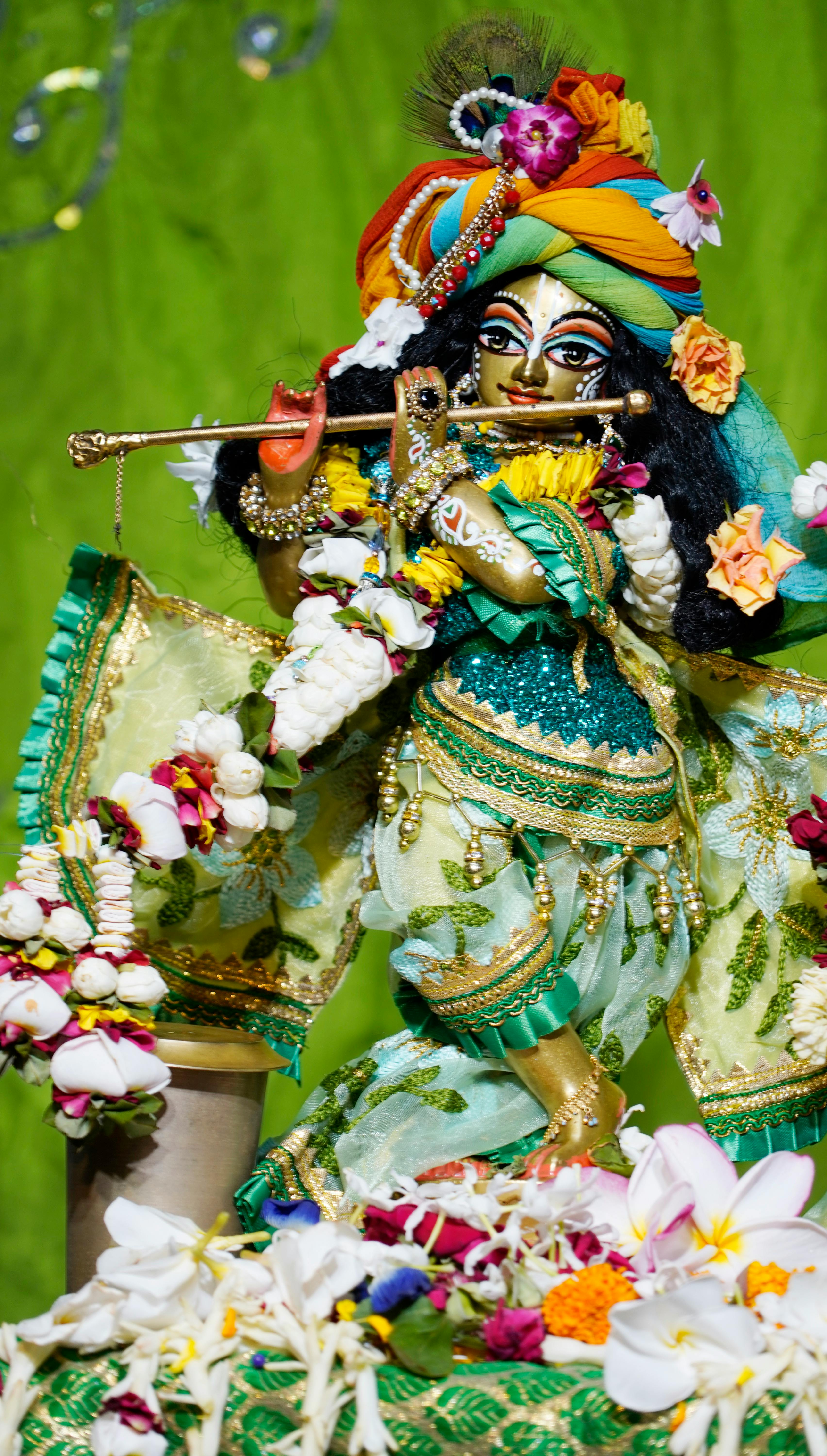 Lord Krishna 6K HD Wallpaper, Radha Madhav Images For Smartphones and Iphone